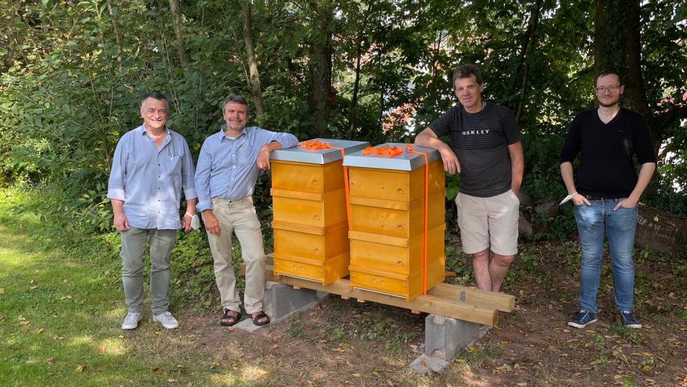 Foto Bienenzuchtverein und AWO
