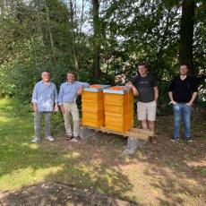 Foto Bienenzuchtverein und AWO